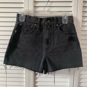 Like New Madewell Mom Jean Short Gray Like New Sz 25